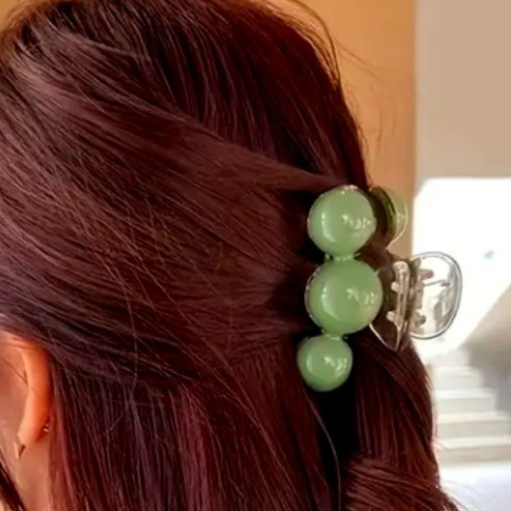 THREE- BEAD CLAW CLIP in Green
